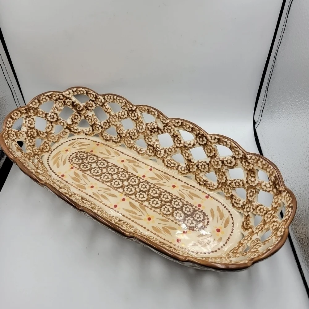 Temp-Tations By Tara Old World Brown Ceramic Bread Basket 14 1/2”L 7 1/2”W, 3”H
